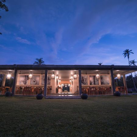 Wirdana Resort & Spa Boossa Exterior photo
